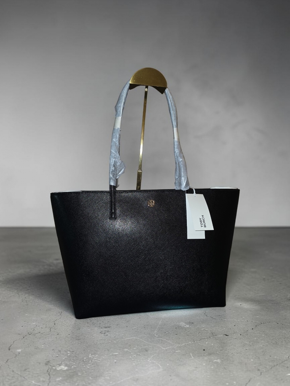NWT TORY BURCH SM Sleek Black Tote with Subtle Gold Accent FRER GIFTS - Picture 1 of 8